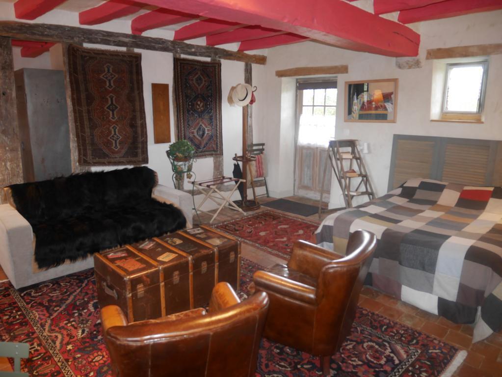 Le Vivier Hotel Challes Buitenkant foto